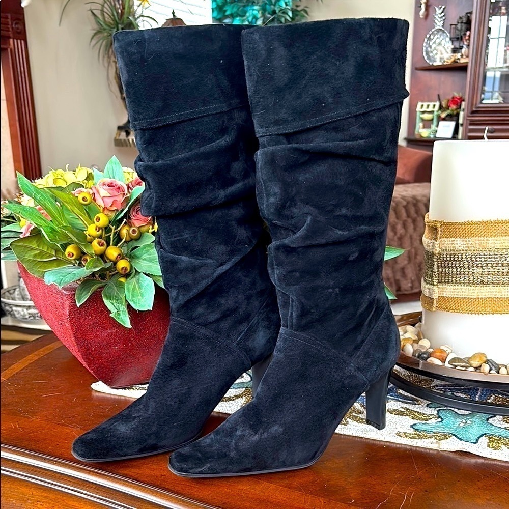 White Mountain Black Genuine Suede Leather Slouchy Ruched Heeled Boots Zip Up